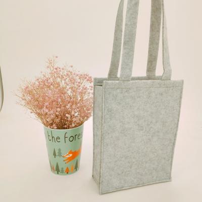 China 100% Eco-friendly Felt Small Shopping Tote Bag Felt Bag Tote for sale