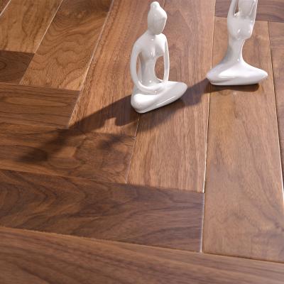 China Modern Solid American Walnut Herringbone Wood Flooring - 600x90x18mm for sale