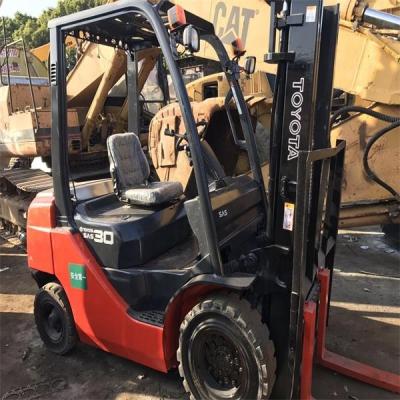 中国 Building material stores hot sale used original Japan 8fd30 3 ton forklift for sale 販売のため