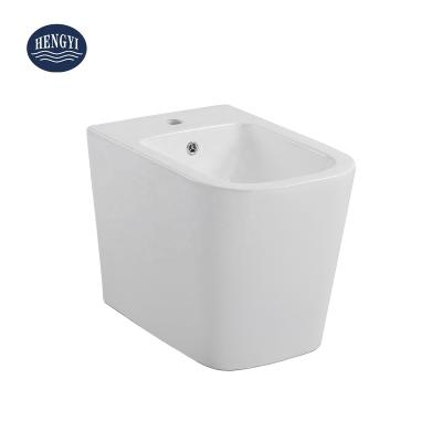 China New Model Bathroom Ceramic Bidet Square Shape Bidet Floor Seal Modern Bidet Sanitary Ware à venda