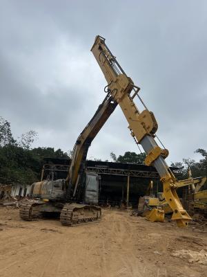 Chine Excavateur personnalisable XE370 bras télescopique à trois étages BS900 matériau plus léger plus efficace pour transporter un seau ou une prise 37T à vendre