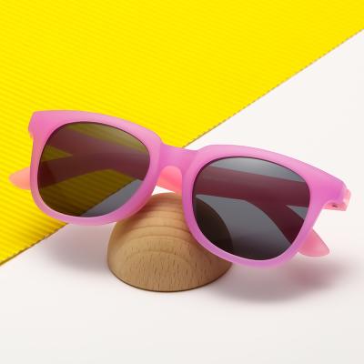 China Soft Fashionable Cheap Sunglass Kids Promotional Children Sunglasses Girls Boys UV400 for sale