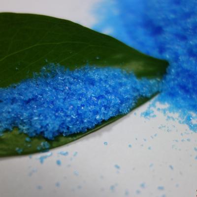 中国 Copper Sulfate Crystals: 98% Pure Grade Chemicals For Science Experiments And Animals 販売のため