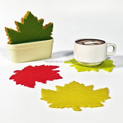 China Low MOQ Kitchen Instrument 6PCS Novelty Canada Maple Leaf Beer Tea Drinks Cup Viable Rubber Coaster 6PCS With Pot Holder Factory for sale