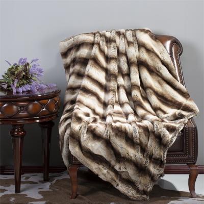 China Anti-pilling Comfortable Fluffy Faux Fur Throw Blanket For Sofa And Bed Soft VelvetFleece Blanket for sale