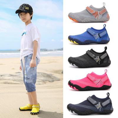 China 2021 Toddler Boys Girls Water Flat Barefoot Shoes With Strap Logo Waterproof Anti Slip Summer Beach Water Shoes For Kids Simply 28-37 for sale