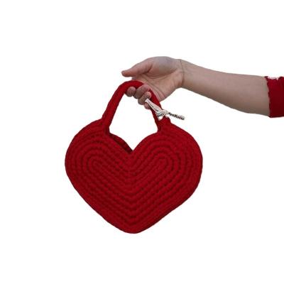 China Lady Hot Selling Valentine's Day Love Gift Shoulder New Handmade Crochet Yarn/Simple Knitting Cross - Body Bag/Heart Carry Bag for sale