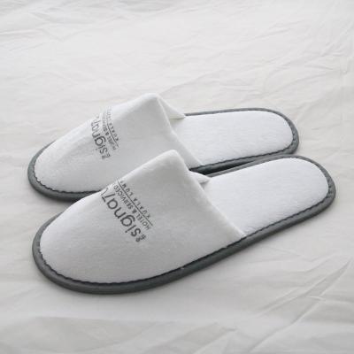 China Wholesale Disposable Home Guest Slippers White Velvet Hotel Slipper for sale