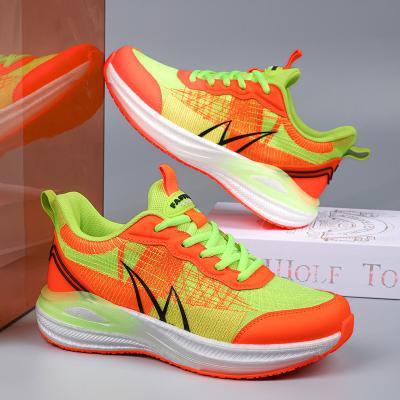 Chine 2024 Unisex Casual Shoes Customized Running Shoes for Spring Summer Autumn Winter à vendre