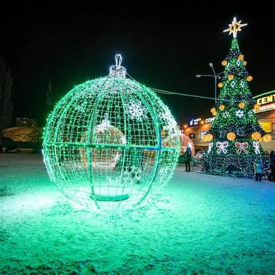 China Commercial Outdoor Use 3d Crystal Ball Waterproof Decorative Christmas Led Pattern Light for sale