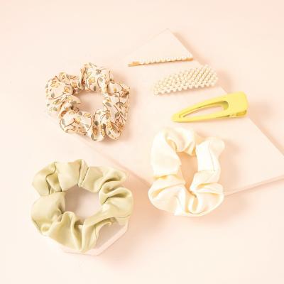 China Diverse new design peals matte paint hair clip and elastic scrunchies hair accessories set for women and girls for sale