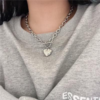 China Wholesale Europe and America alloy jewelry vintage heart necklace chain love pendant necklace for women accessories jewelry girl gift for sale