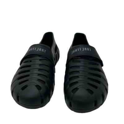 China 2022 Hot Style Unique Waterproof Breathable Shoes for Man and Lady for sale