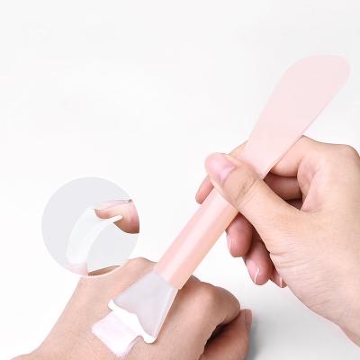 China Custom Logo Vegan Silicone Face Mask Brush Double Ended Plastic Handle Silicon Face Mask Brush for sale