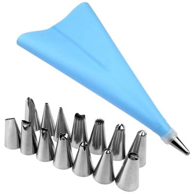 China Viable Viable Cake Decorating Tip Tools and Pastry Bag with Spouts Set for sale