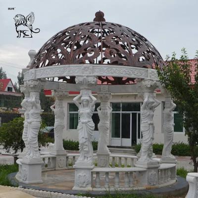 China Marble Women Statue Columns Garden Gazebo Stone Pavilion Metal Roof Handcarved Villa Outdoor en venta