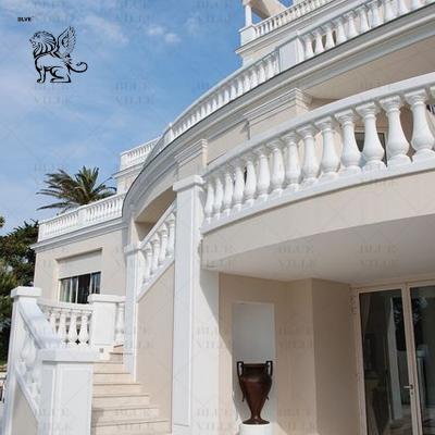 China Escaleras de mármol blanco Balustres Manubrio Villa Balcón Barandillas Diseño moderno Luxo francés en venta