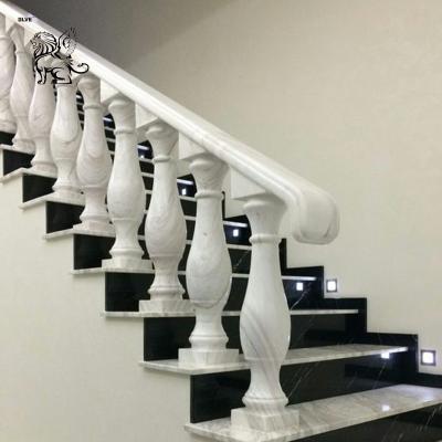 China Escalera de mármol blanco francés barandilla de piedra baluster guarnición de mano tallar de lujo decoración del hogar en venta