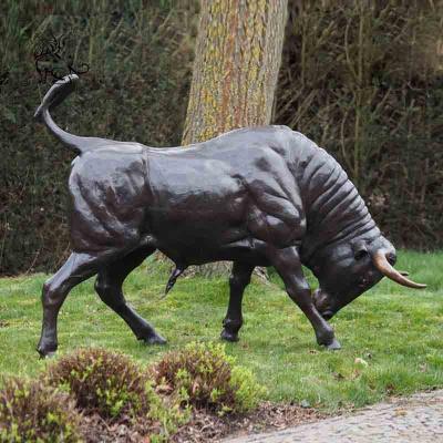 China Large Bronze Bull Statue Metal Animal Cattle Sculpture Decorative Outdoor Garden Park for sale