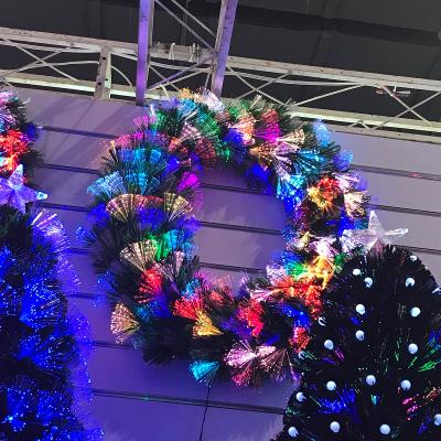 China Hotselling Chistmas Day 2021 New Christmas Decorations Christmas Wreath With LED Lights 60cm christmasl garland for sale