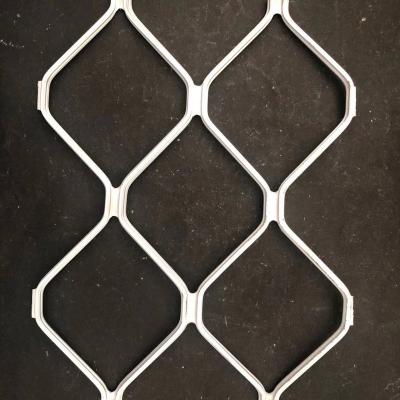 China 2022 Fashion Design Customized New High Quality Fences Walkway Solid Diamond Shaped Aluminum Wire Mesh for sale