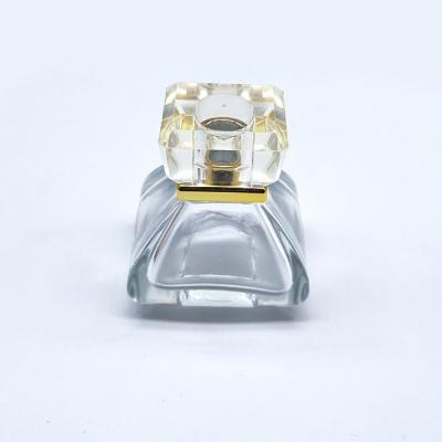 China 30ml High Quality Cosmetic Shaped Perfume Essential Oil Skin Care Cosmetic Glass Perfume Bottle for sale