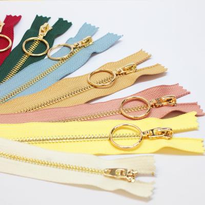 China Colorful Auto Lock Fashion End-End Metal Zipper Pull Lock Rings Pulls for Garment Bags and Home Textile for sale