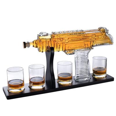 China Christmas Viable Gifts New Arrival Amazon Amazon Sale New Arrival Glass UZI Gun Whiskey Decanter Ideas And 4 Liquor Glasses for sale