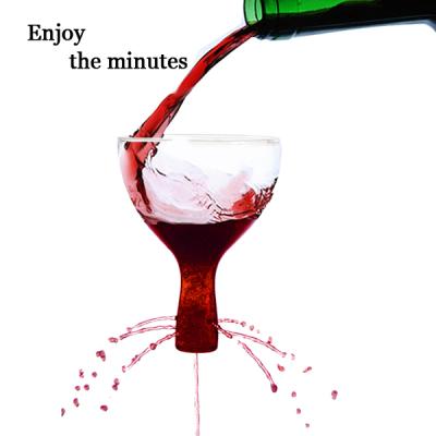 China Hot Selling Belle Borosilicate Shape Sustainable Hand Made Glass Decanter Glass Filter For Wine for sale