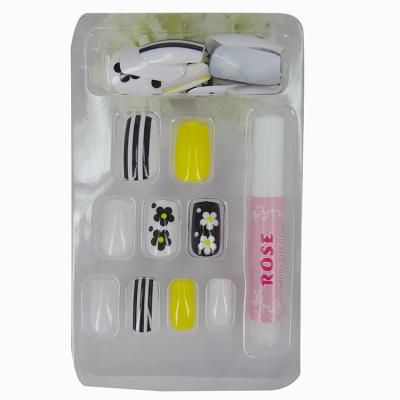 China Factory Suppliers Fake Nails Design Black And White Yellow Three-color Pattern Design Striped Small Flower for sale