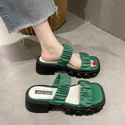 China Deodorization 2022 new summer style fashion women's low heel shoes lady slipper beach lady flat sandals for sale