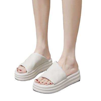 China 2022 new summer style fashion women low heel shoes lady slipper beach waterproof flat sandals for sale