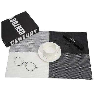 China New Viable Color Contrast Design Mesh Place Mat PVC Weave Cheap Place Mat For Holiday Party for sale