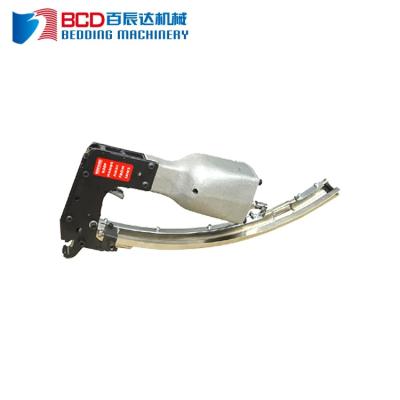 China Consumable parts is exchangeable with USA factory Easy to use pneumatic accessories folding gun tools for sale