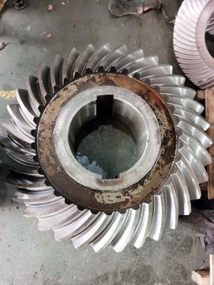 China Verstelbare tandschleuring Spiraal Bevel Gear Set AGMA 10-11 Grade Te koop