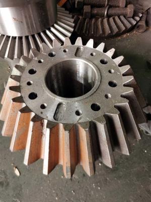 中国 Carburizing Pinion Straight Bevel Gear For Cone Crusher Mining Equipment 販売のため