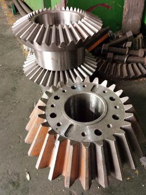 中国 Pinion Straight Bevel Gears For Mining Equipment Cone Crusher 販売のため