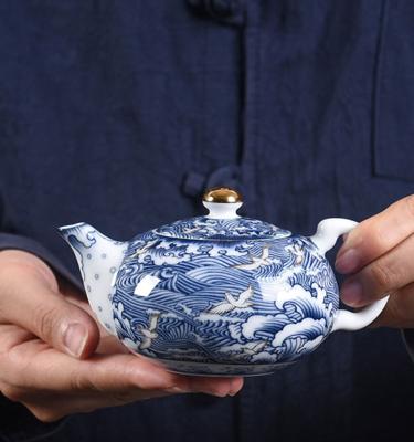 China Viable ready to ship ceramic china mini teapot with filter function with real gold hand painted for sale