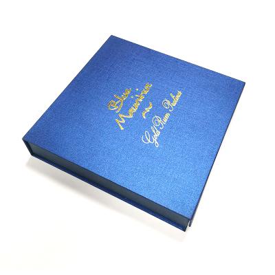 China Recycled materials hot sale gift boxes with magnetic lid gift box packaging with high quality paper box for sale