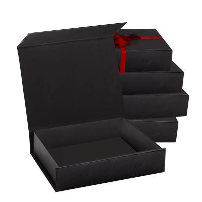 China Gift & Craft Manufactures Custom Black Glossy Finish Gift Black Hard Paper Box With Magnetic Closure Lid for sale