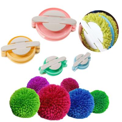 China DIY ABS POM POM PLASTIC MAKER KNIT LOOM FOR HAND KNITING KIT Crochet hook for sale