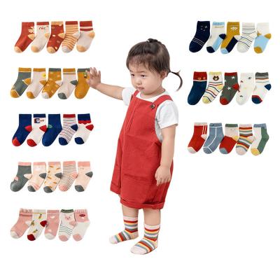 China Comlor OEM kaos khaki bayi dinosaur sock shoes breathable socks for newborn infants baby socks for sale