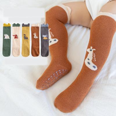 China New OEM Meia QUICK DRY Winter Comlor Gel Bumps Cartoon Non-Slip Baby Bumps Knee High Baby Bumps (Old) for sale