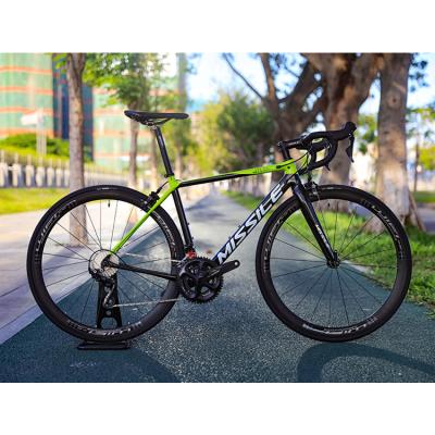 China 2022 Carbon Fiber Fashion Popular Color Hydraulic Disc Brake Aluminum Alloy Road Bike for sale