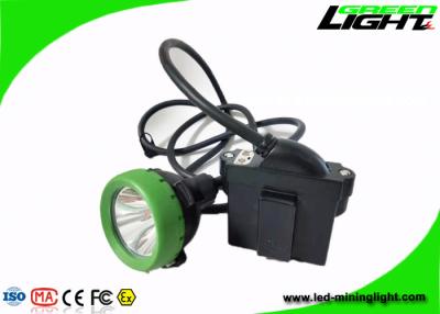 Chine Le silicone 1.67W d'ABS a attaché la lampe de chapeau menée 10000 Lux Li Ion Battery à vendre