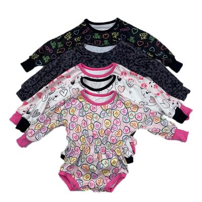 China Milk Silk Valentine's Day Toddler Clothes Heart Print Baby Sweatshirt Romper Infant Long Sleeve Romper for sale