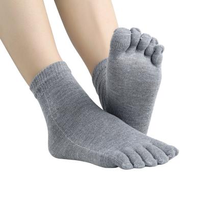 China 2021Wholesale Five Finger Men's Regular Toe Tube Sports Socks for sale