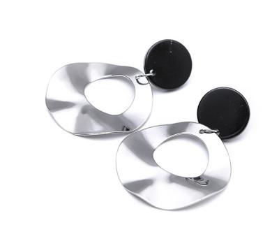 China Fashionable Exaggerated Round Geometric Circle Earring Creative Round Allergy Free Earring for sale