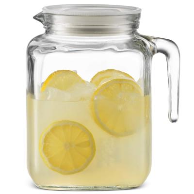 China 64 oz Sustainable Clear Glass Cold Water Bottle With Handle And Lid Can Be Refrigerated for sale