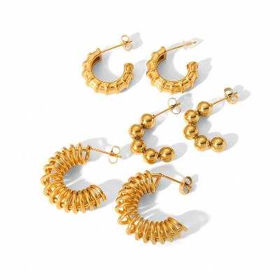 China Vintage LQ Telephone Wiring Gold Hoop Earrings C Shape Hollow Design 18k Gold Plated Stainless Steel Vintage Chunky Beads Hoops Earrings for sale